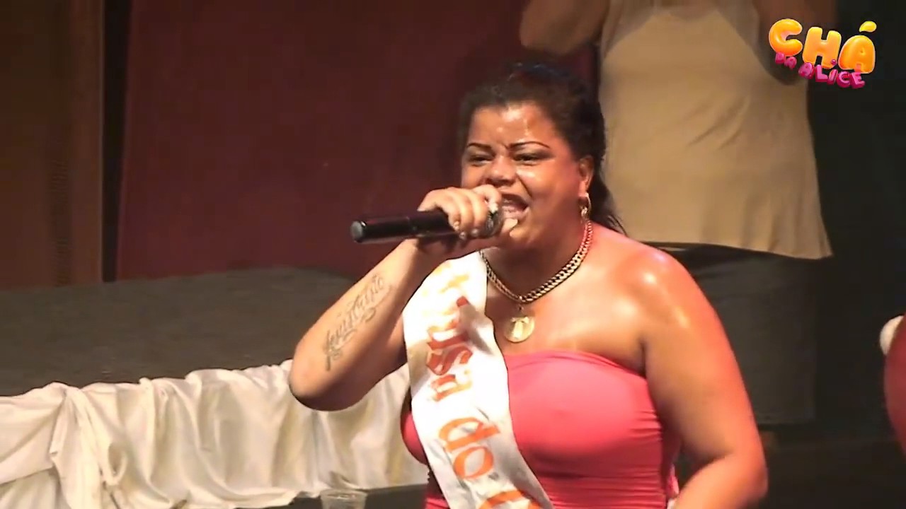 Tati Quebra Barraco – 69 Frango Assado (Ao Vivo) @ Chá da Alice Carnaval 2013 (Vídeo Oficial)