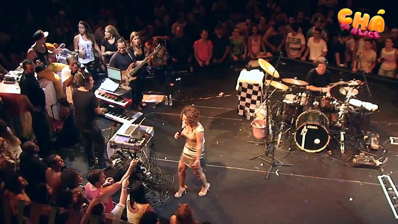 Thalita Pertuzatti – Sinais de Fogo @ Bloco do Chá da Alice – Fundição Progresso (Vídeo Oficial)