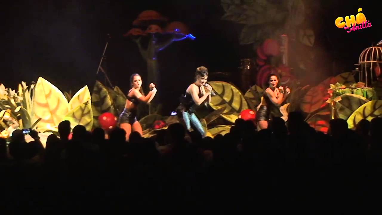 Jullie – Mais (Ao Vivo) @ Chá da Anitta 2