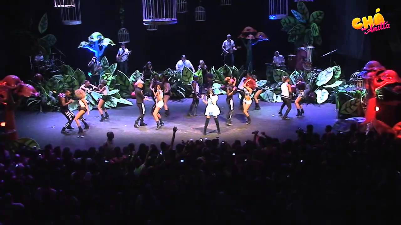 Anitta – Heartbreaker (Ao Vivo) @ Chá da Anitta 2 – Vídeo Oficial