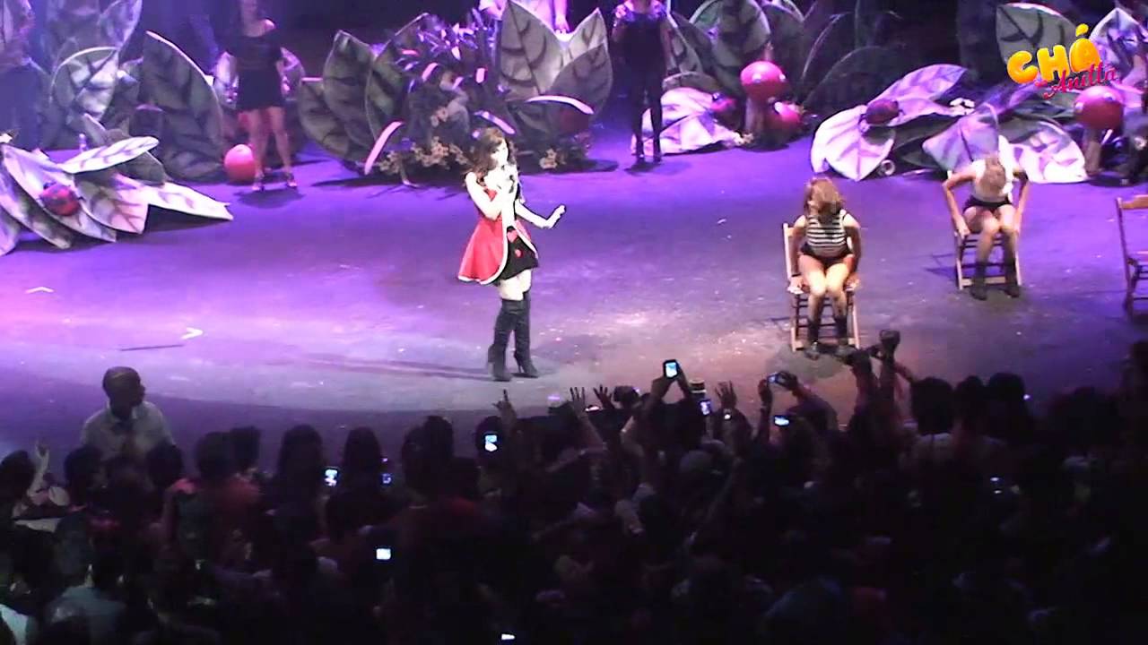 Anitta – Chic, Chic (Ao Vivo) @ Chá da Anitta 2 – Vídeo Oficial