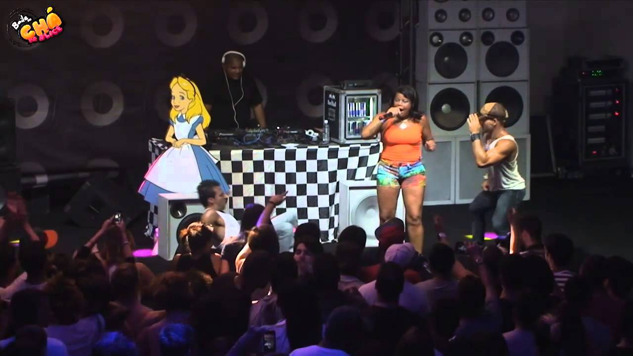Tati Quebra Barraco – Atoladinha / Elas Estão Descontroladas @ Baile do Chá da Alice
