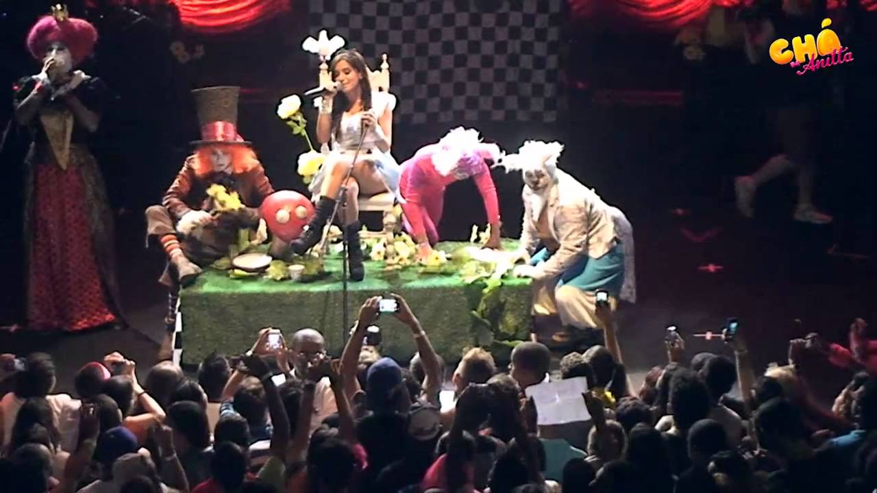 Anitta – Inesquecível (Ao Vivo) @ Chá da Anitta – Vídeo Oficial