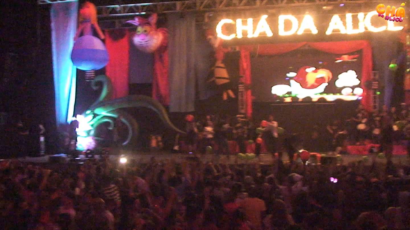 Chá da Alice – Chá Rosa – Vamos Pular (Ao Vivo) @ Barra Music
