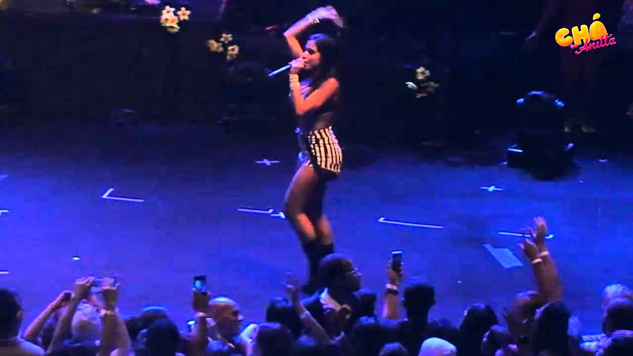 Anitta – Extravasa (Ao Vivo) @ Chá da Anitta – Vídeo Oficial
