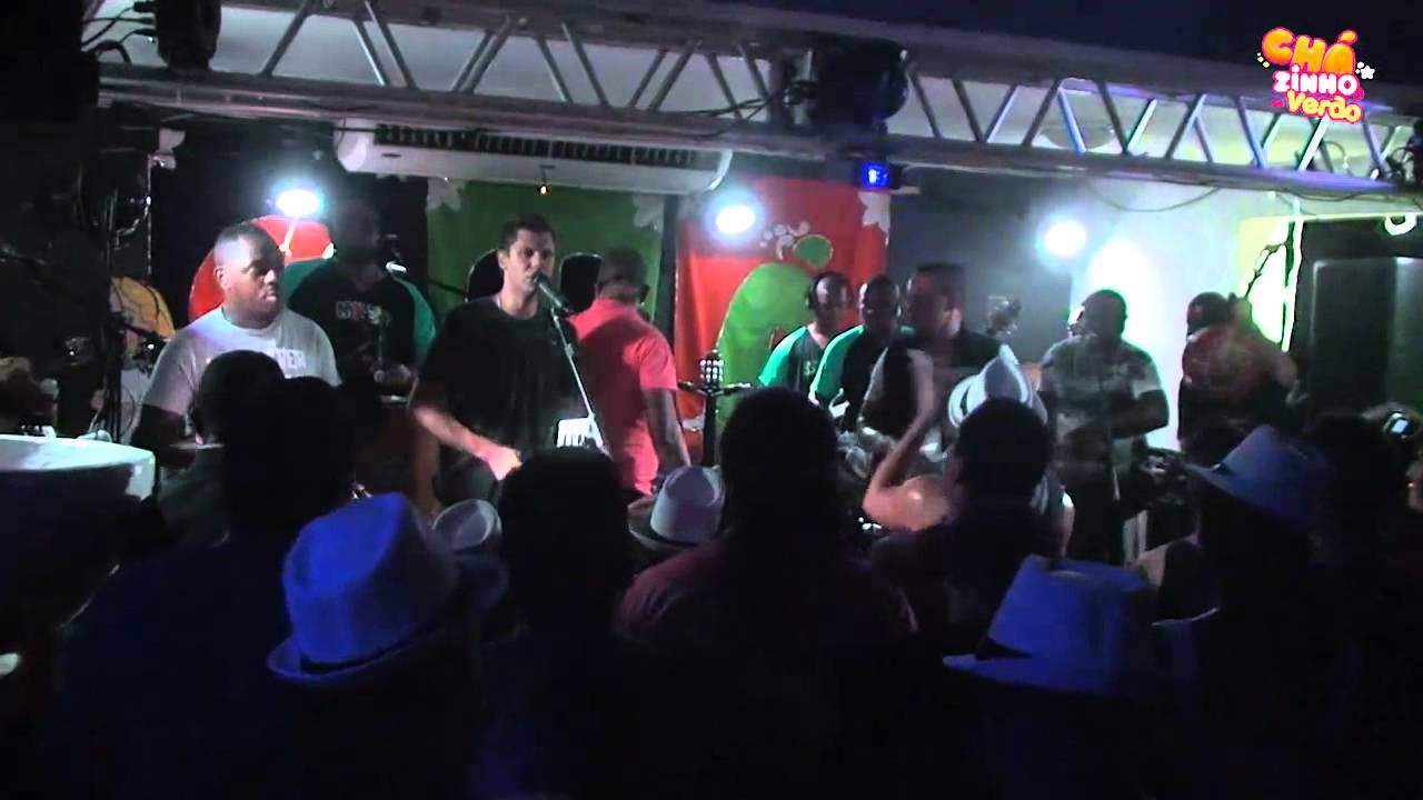 Molejo – Dança Da Vassoura (Ao Vivo) @ Chá da Alice