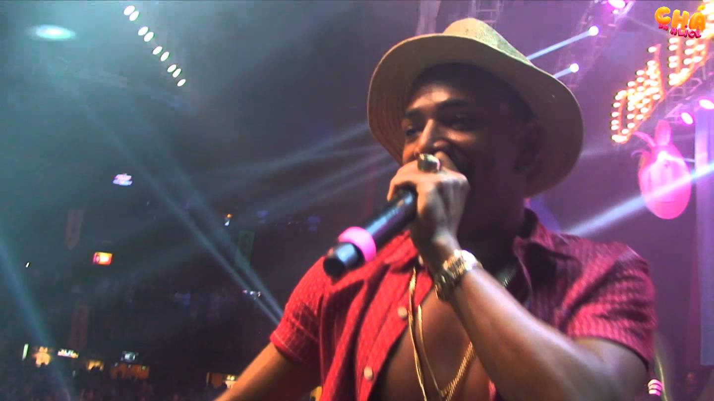 Chá da Alice – Alinne Rosa & Nego do Borel – Não Me Deixe Sozinho (Ao Vivo) @ Barra Music