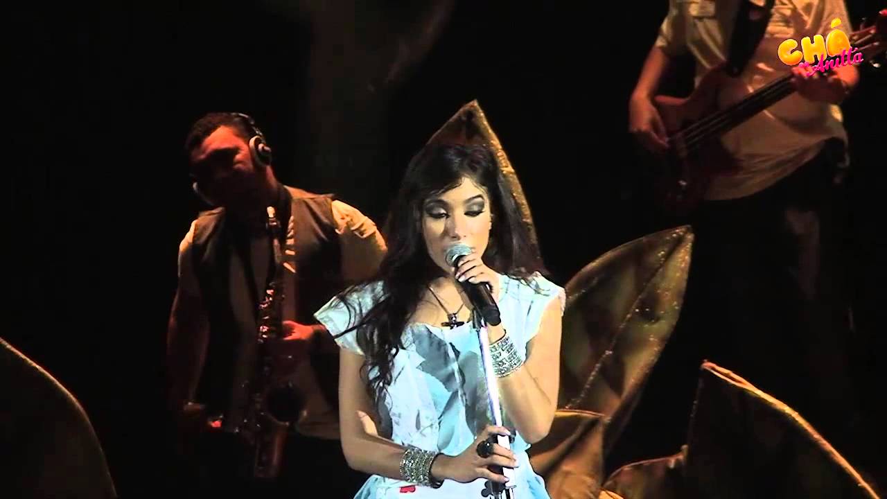Anitta – Som do Coração (Ao Vivo) @ Chá da Anitta 2 – Vídeo Oficial
