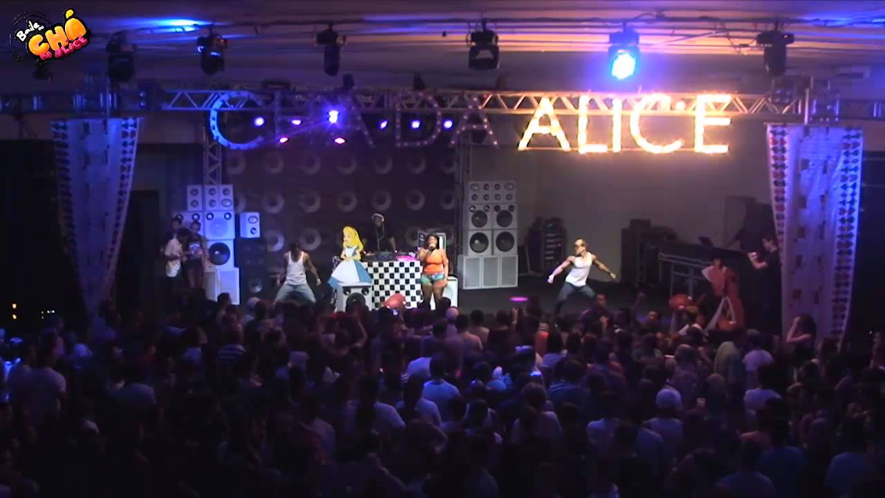 Tati Quebra Barraco – Tu Quer Ser Eu (Ao Vivo) @ Baile do Chá da Alice
