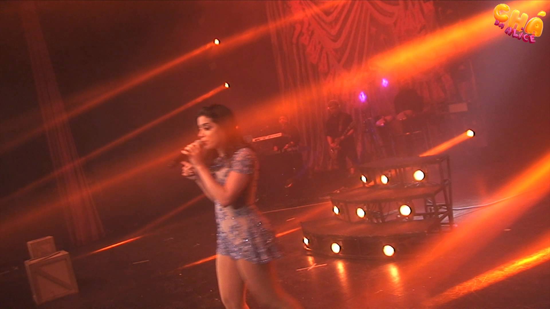 Anitta – Música de Amor (Ao Vivo) @ Chá da Alice 5 anos (Vídeo Oficial)