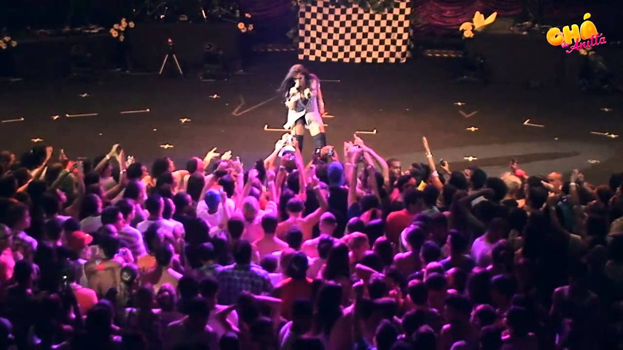 Anitta – Baba Baby (Ao Vivo) @ Chá da Anitta – Vídeo Oficial