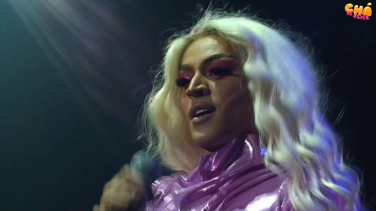 Pabllo Vittar – Amante (Ao Vivo) @ Chá da Alice (Vídeo Oficial)